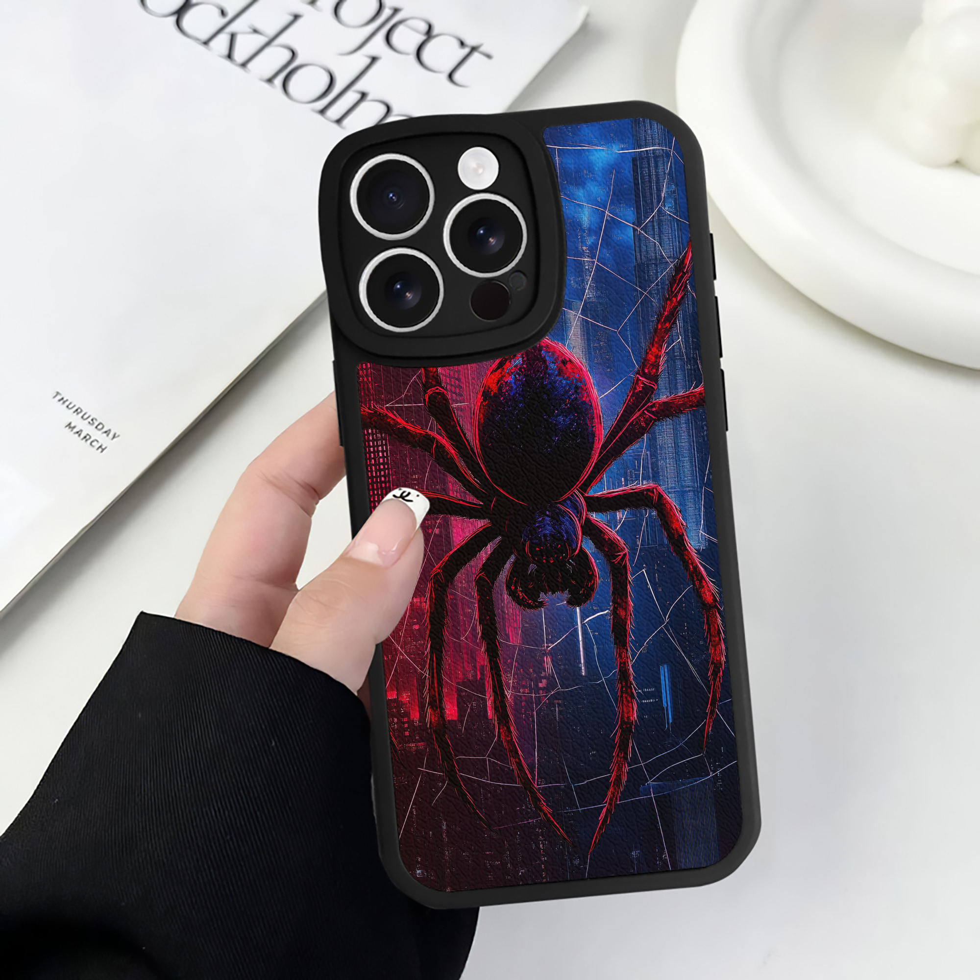 （画像用） Spider Man スパイダーマン 【iPhone 16シリーズ対応】シリコンスマホケース（レザー調） 材質：シリコン